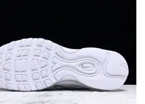 921826-105 97 Max White Reflect  Silver Air 0521